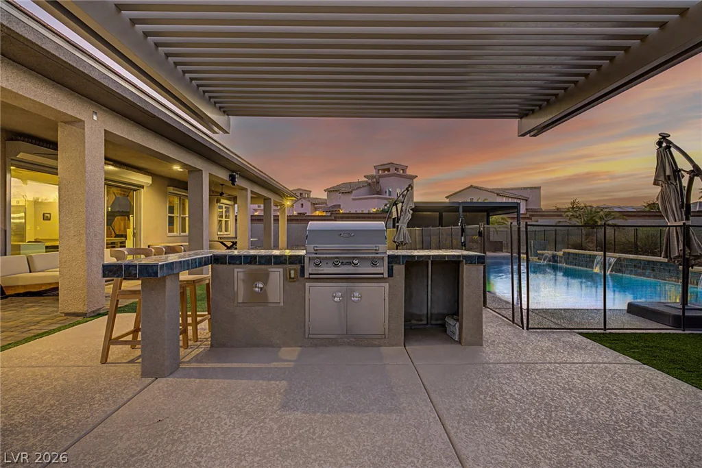 7942 Torino, Las Vegas, NV 89113