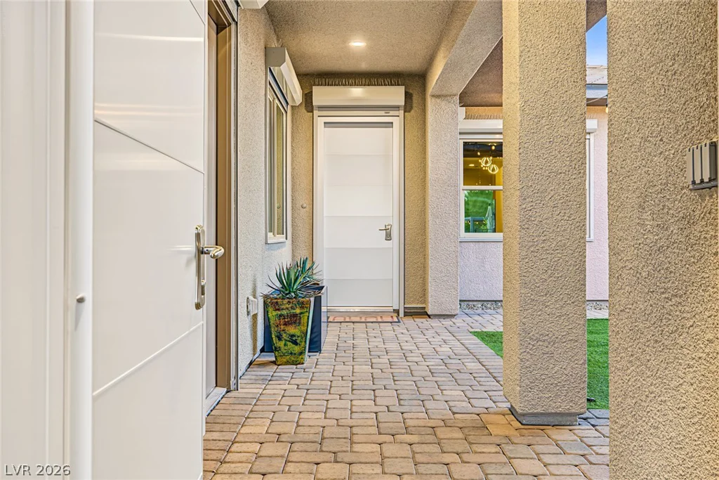 7942 Torino, Las Vegas, NV 89113
