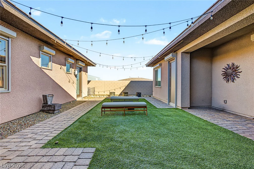 7942 Torino, Las Vegas, NV 89113