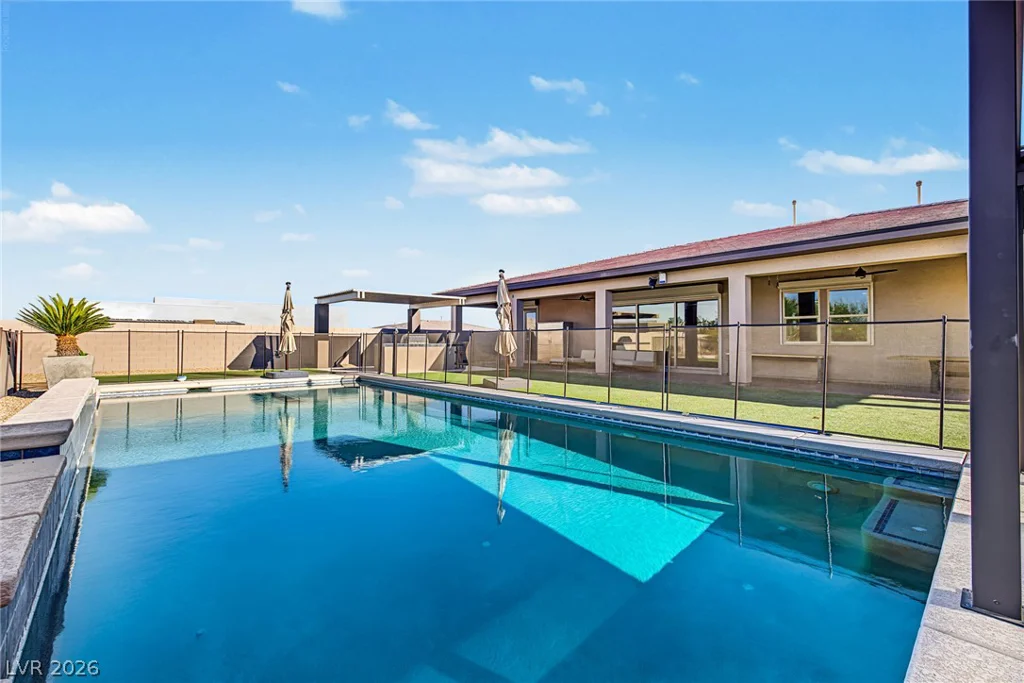 7942 Torino, Las Vegas, NV 89113