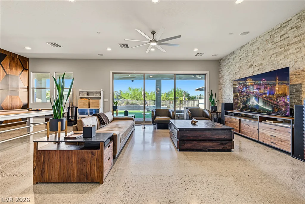 7942 Torino, Las Vegas, NV 89113