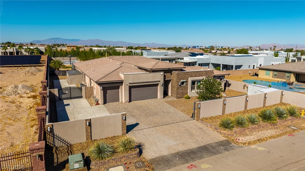 7942 Torino, Las Vegas, NV 89113
