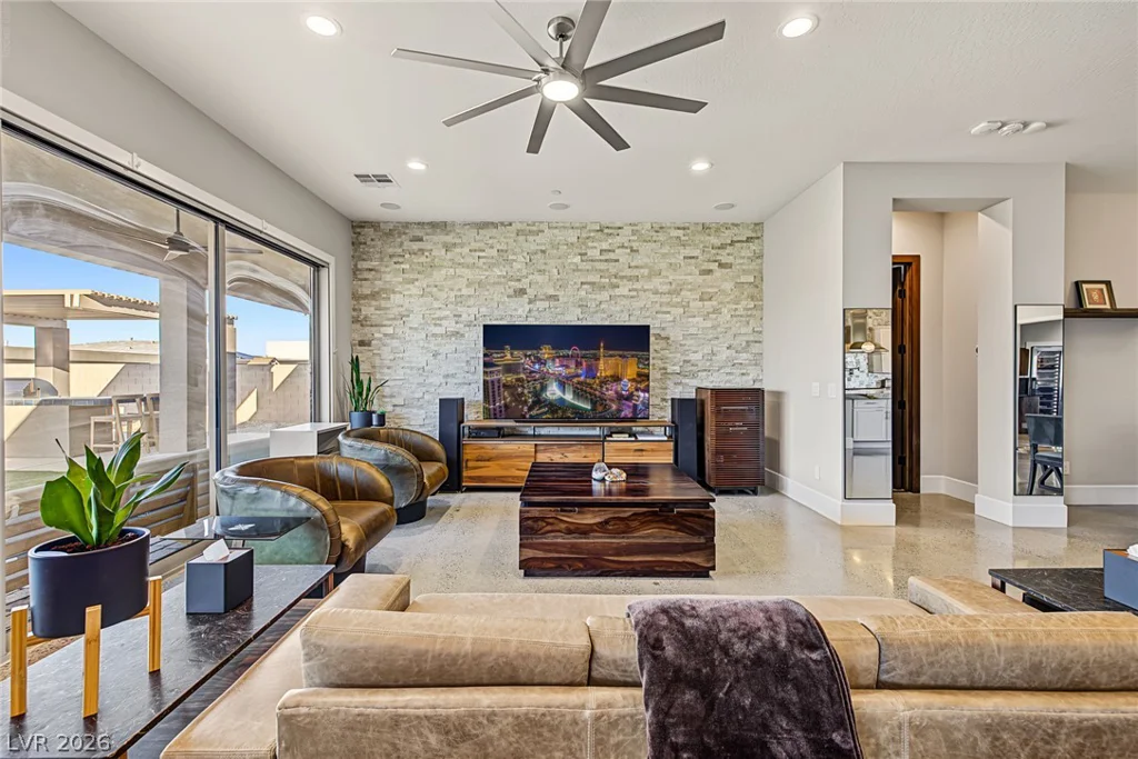 7942 Torino, Las Vegas, NV 89113