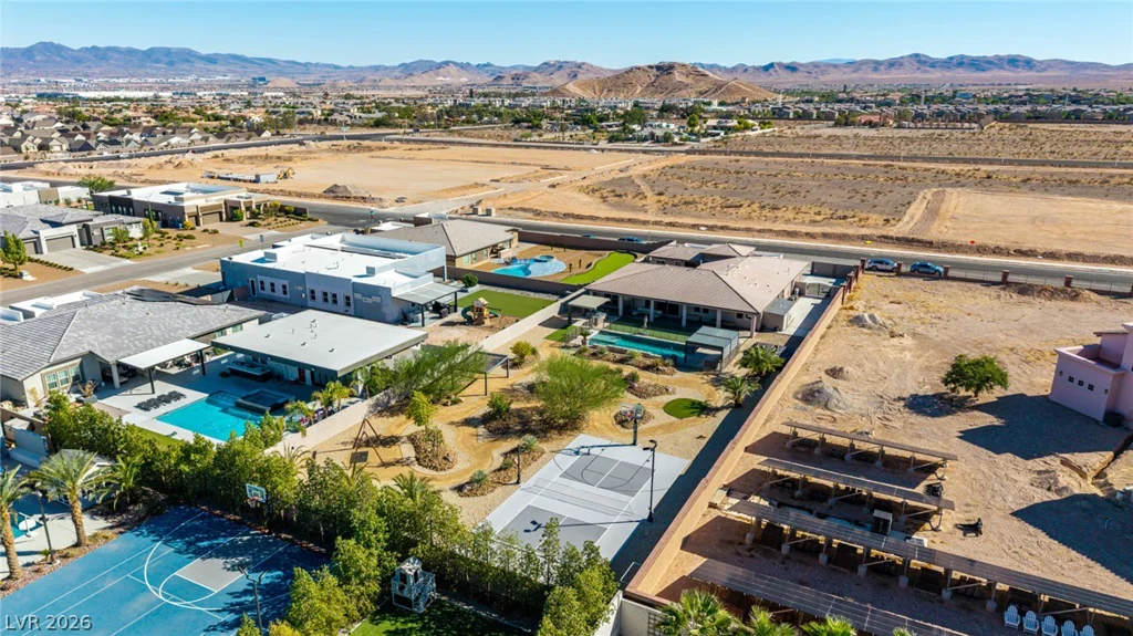 7942 Torino, Las Vegas, NV 89113