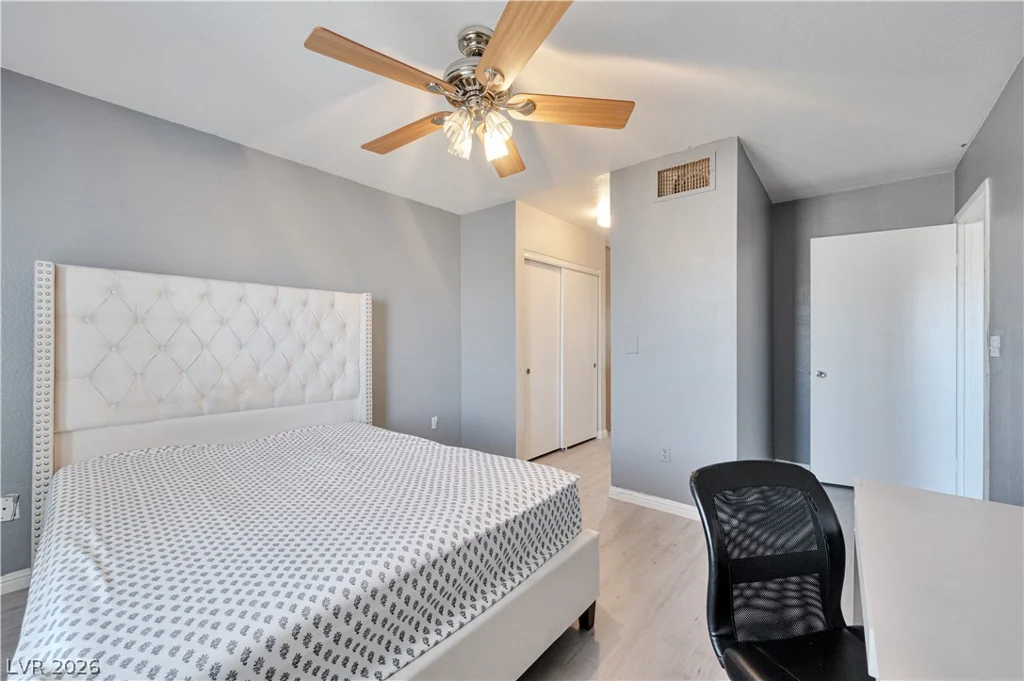 8025 Russell, Las Vegas, NV 89113