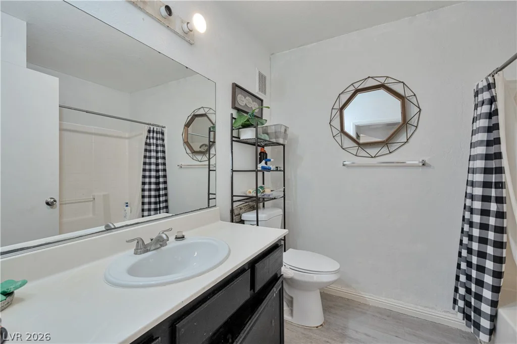 8025 Russell, Las Vegas, NV 89113