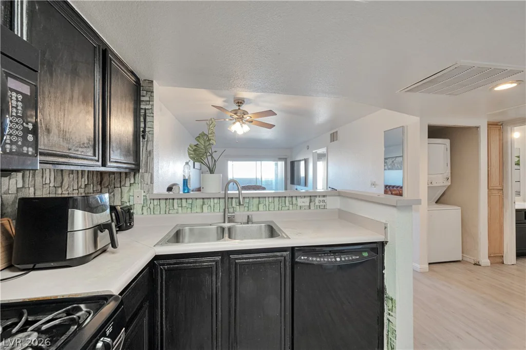 8025 Russell, Las Vegas, NV 89113