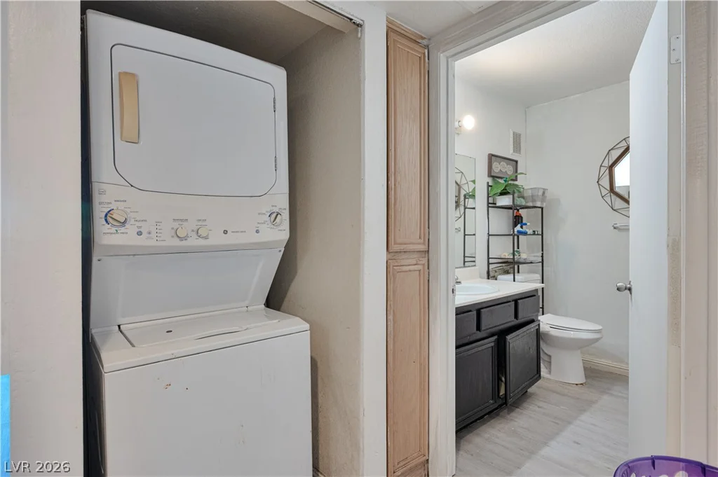 8025 Russell, Las Vegas, NV 89113