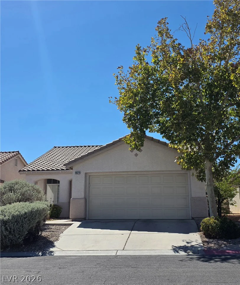 9829 Ridge Creek, Las Vegas, NV 89134