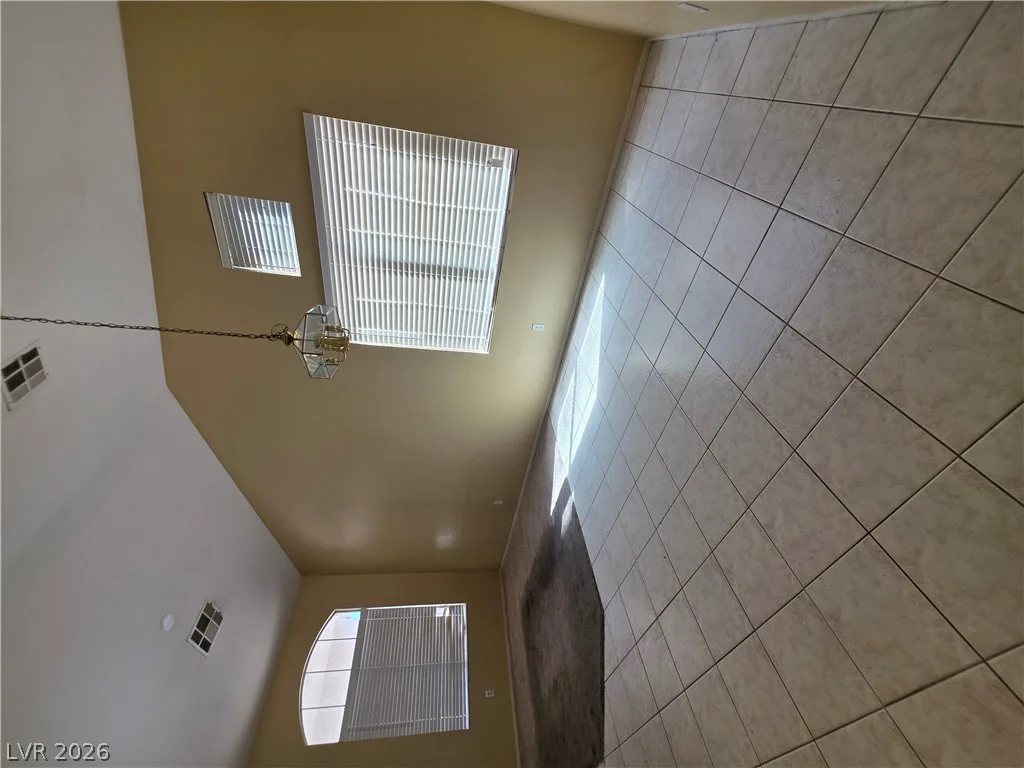 9829 Ridge Creek, Las Vegas, NV 89134