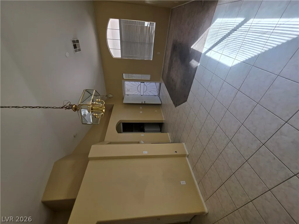 9829 Ridge Creek, Las Vegas, NV 89134