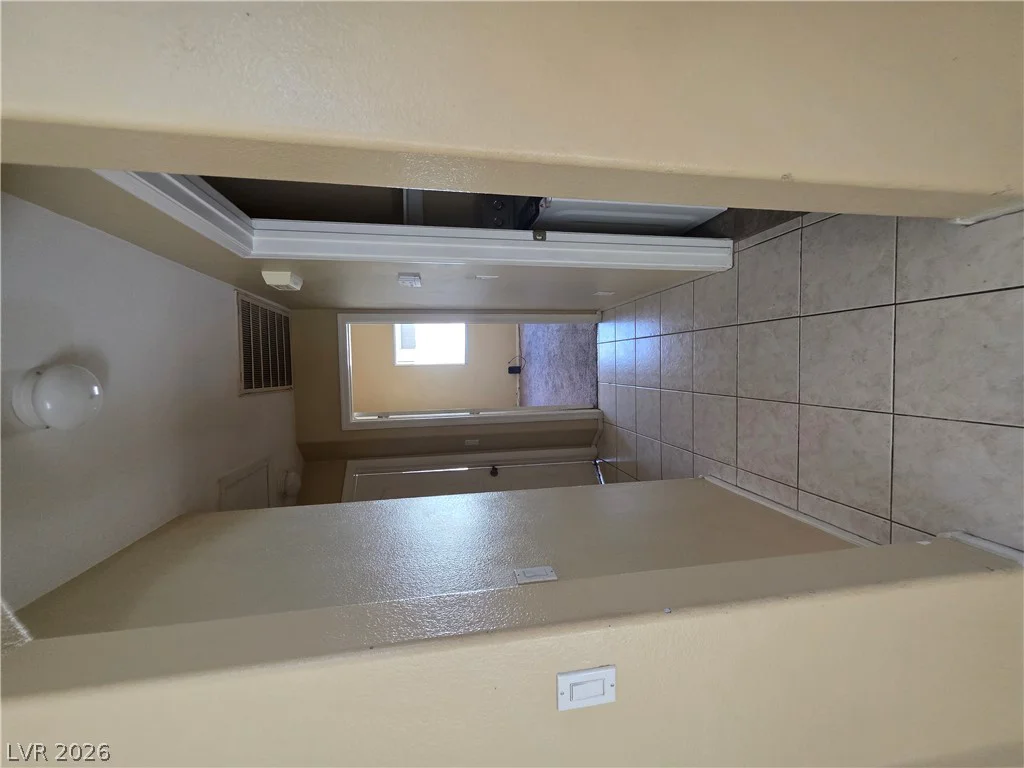 9829 Ridge Creek, Las Vegas, NV 89134