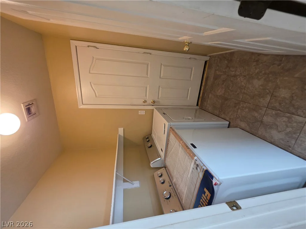 9829 Ridge Creek, Las Vegas, NV 89134