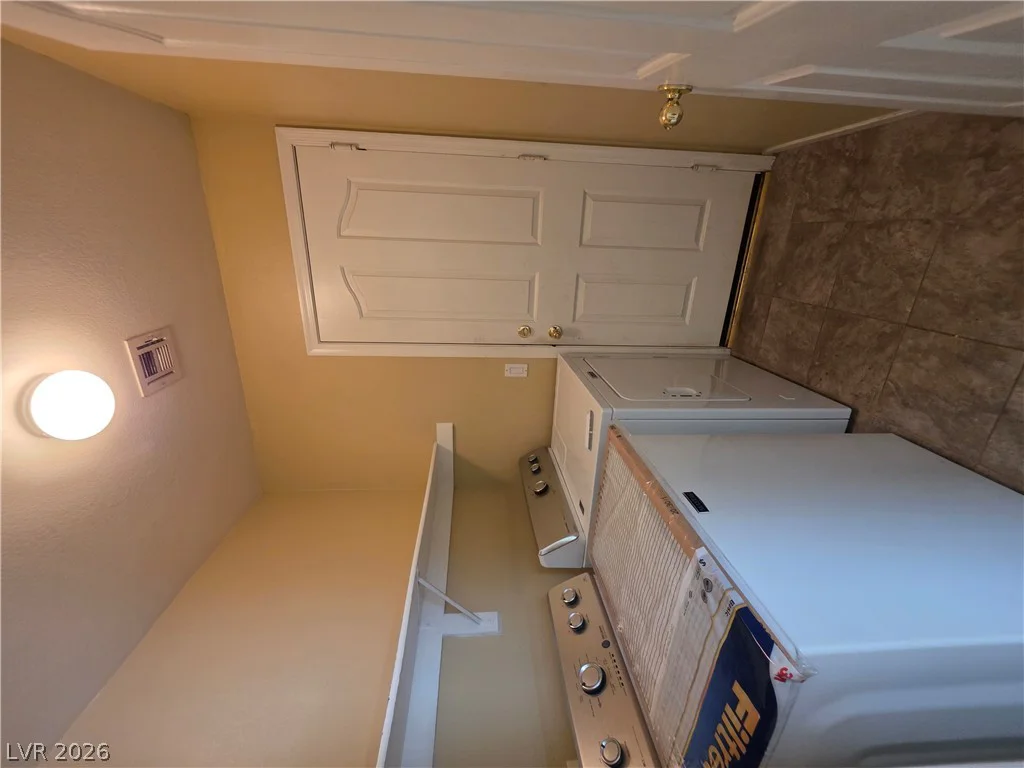 9829 Ridge Creek, Las Vegas, NV 89134