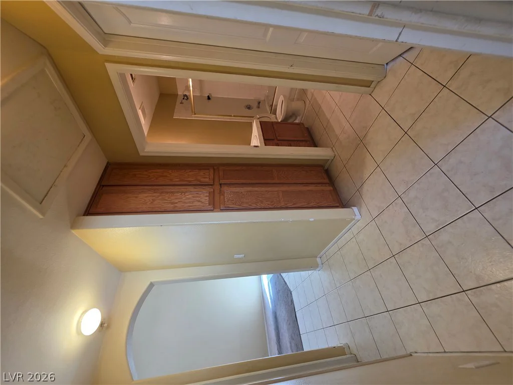 9829 Ridge Creek, Las Vegas, NV 89134