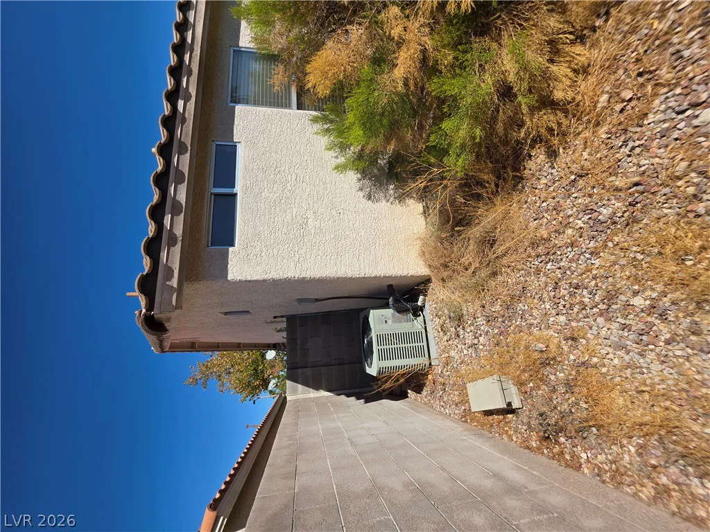 9829 Ridge Creek, Las Vegas, NV 89134