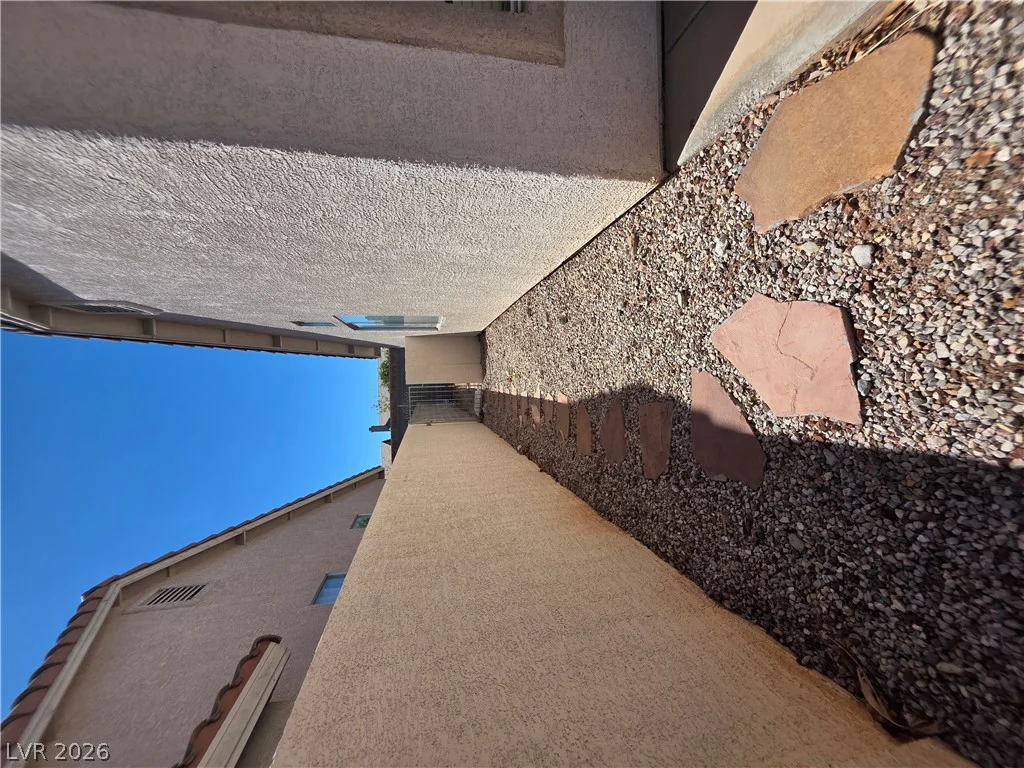 9829 Ridge Creek, Las Vegas, NV 89134