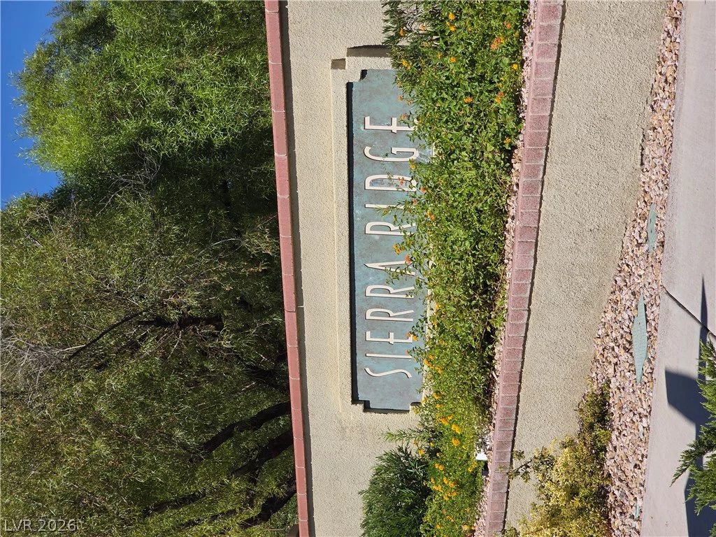 9829 Ridge Creek, Las Vegas, NV 89134