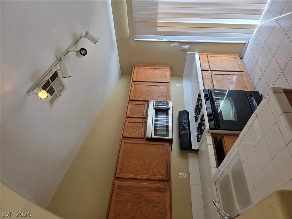 9829 Ridge Creek, Las Vegas, NV 89134