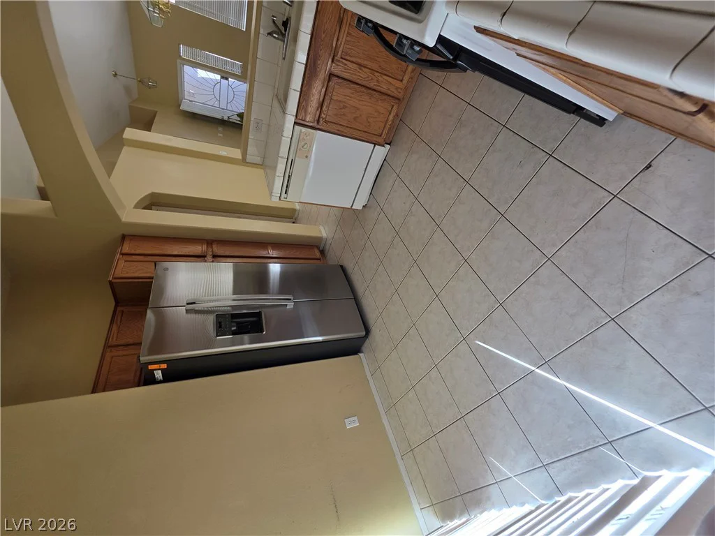 9829 Ridge Creek, Las Vegas, NV 89134