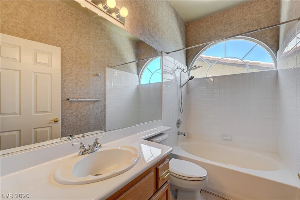 8640 Castle Hill, Las Vegas, NV 89129