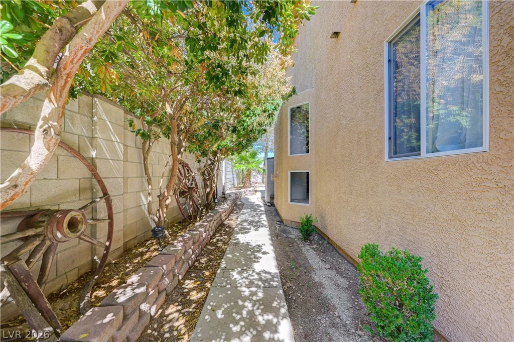8640 Castle Hill, Las Vegas, NV 89129