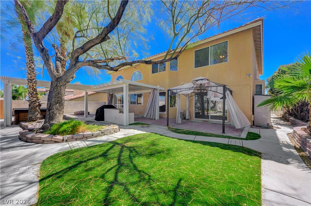 8640 Castle Hill, Las Vegas, NV 89129