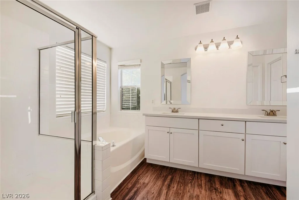 9875 Travis Lake, Las Vegas, NV 89148