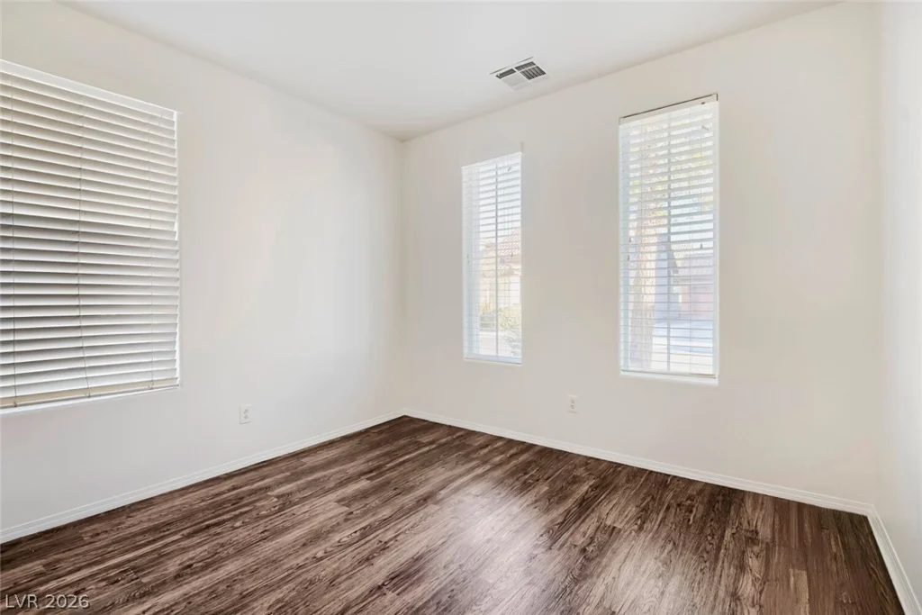 9875 Travis Lake, Las Vegas, NV 89148