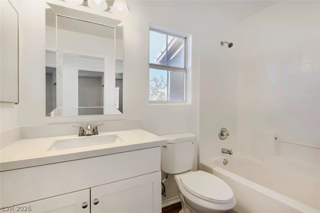 9875 Travis Lake, Las Vegas, NV 89148