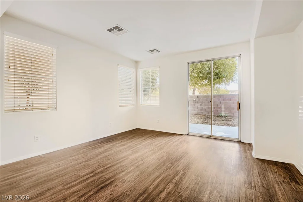 9875 Travis Lake, Las Vegas, NV 89148