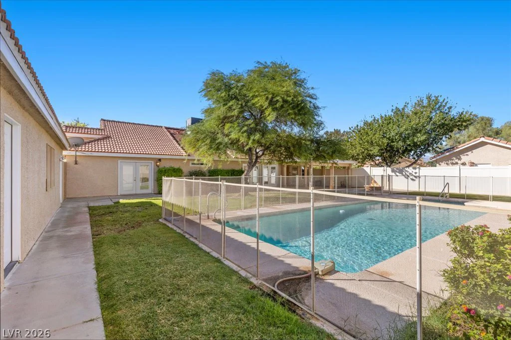 7650 Cowboy, Las Vegas, NV 89131