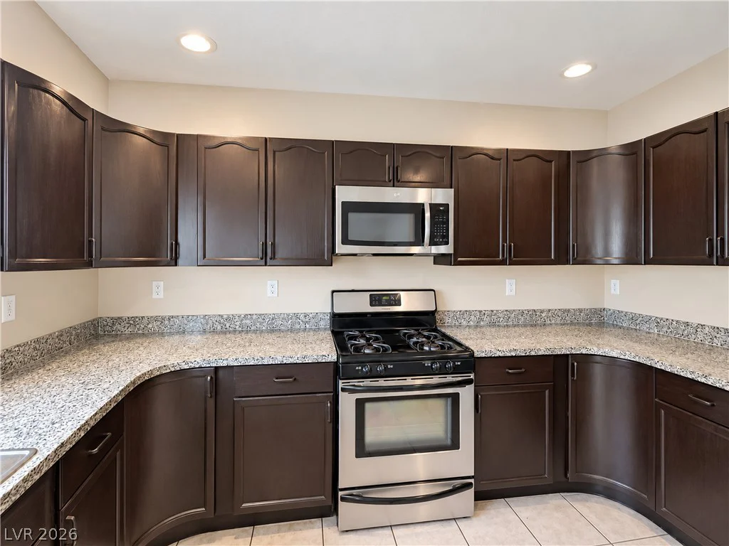 7971 Constantinople, Las Vegas, NV 89129