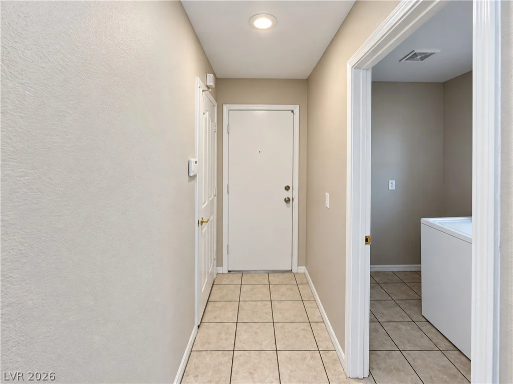 7971 Constantinople, Las Vegas, NV 89129