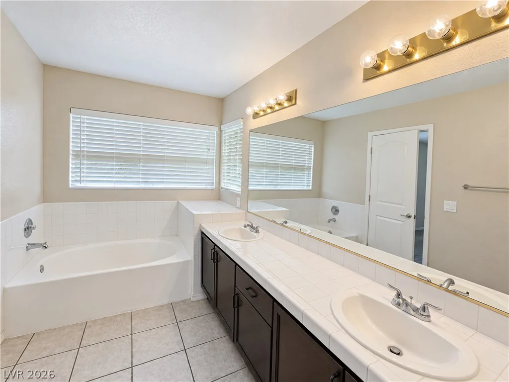 7971 Constantinople, Las Vegas, NV 89129
