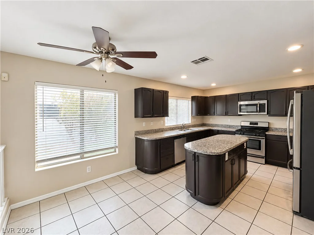 7971 Constantinople, Las Vegas, NV 89129