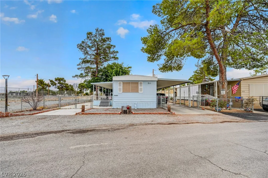 211 Bonnie Claire, Pahrump, NV 89048
