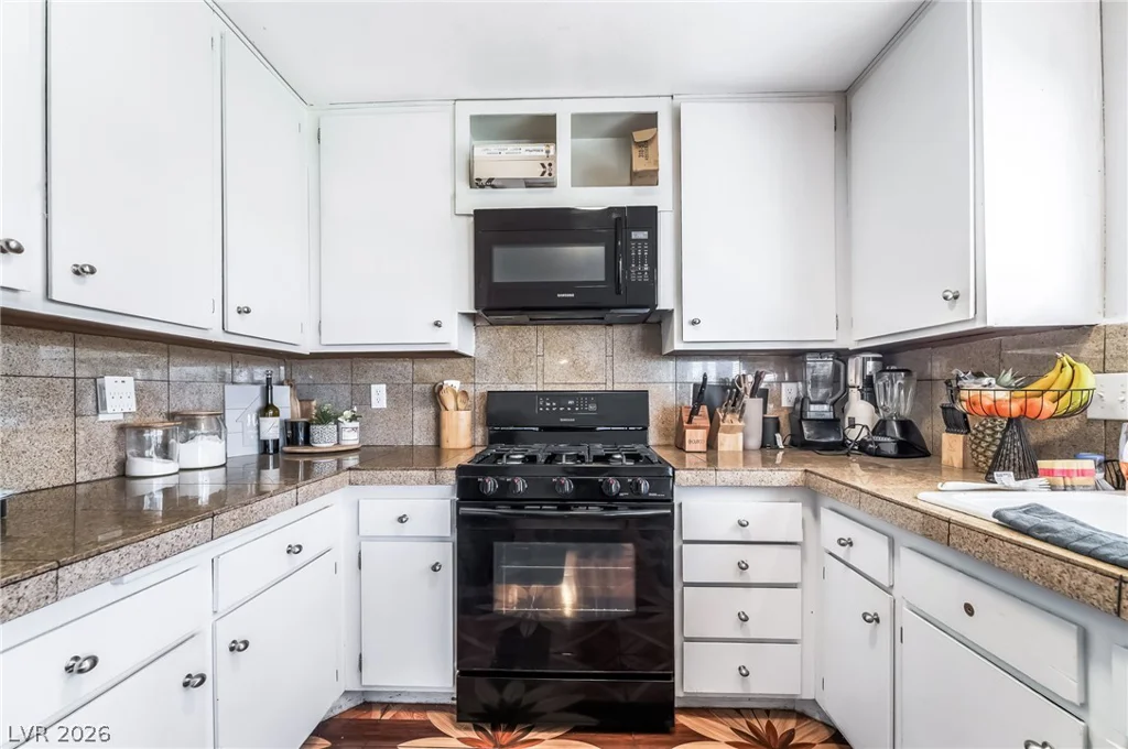 4733 Castle Rock, Las Vegas, NV 89147