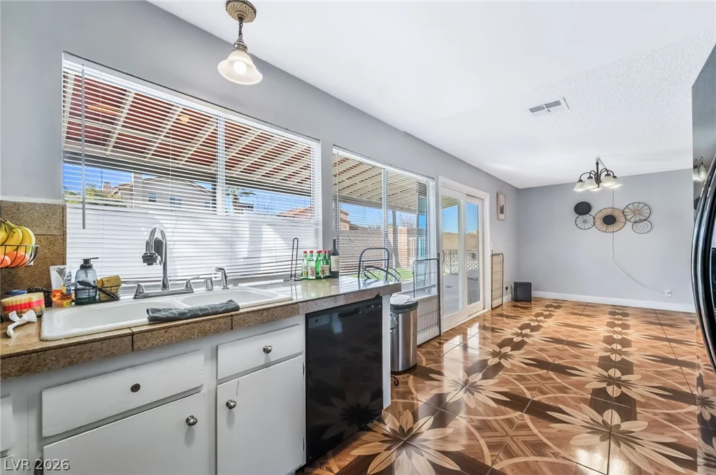 4733 Castle Rock, Las Vegas, NV 89147