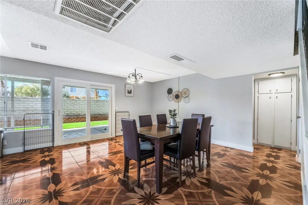4733 Castle Rock, Las Vegas, NV 89147