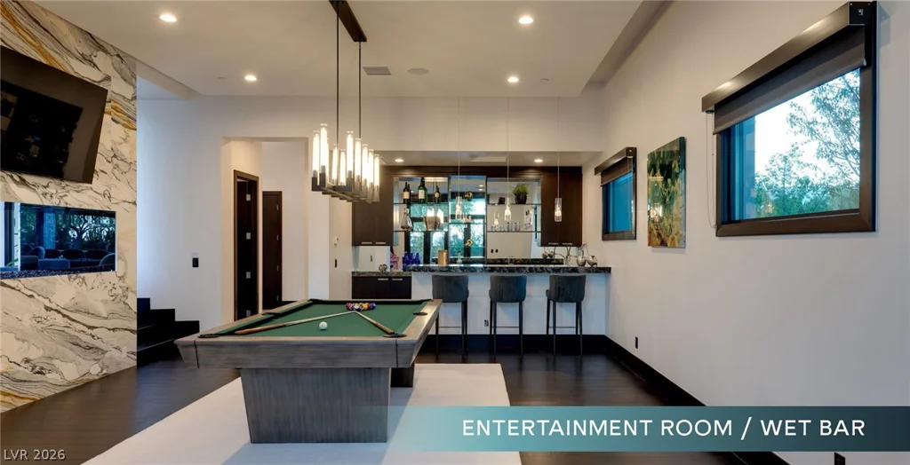 6 Bright Hollow, Las Vegas, NV 89135