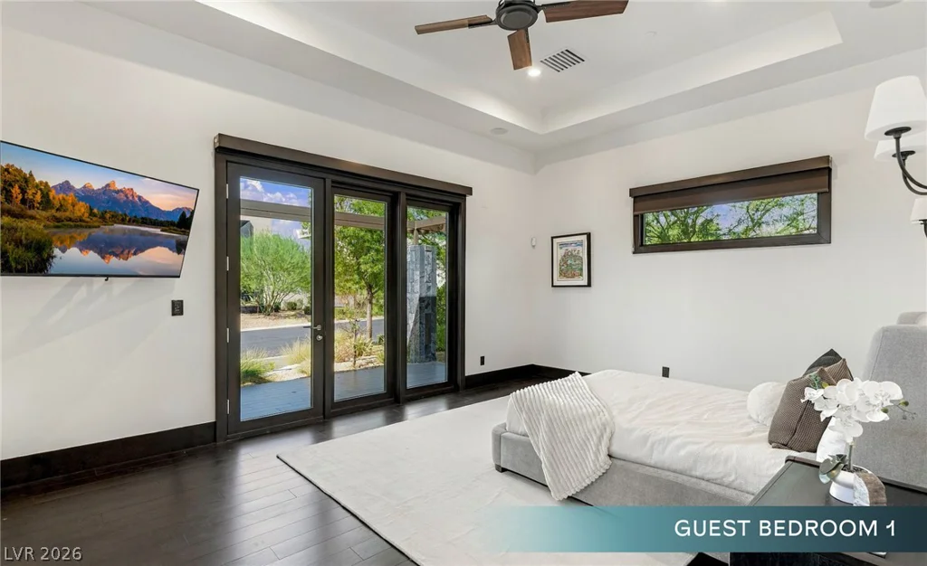6 Bright Hollow, Las Vegas, NV 89135