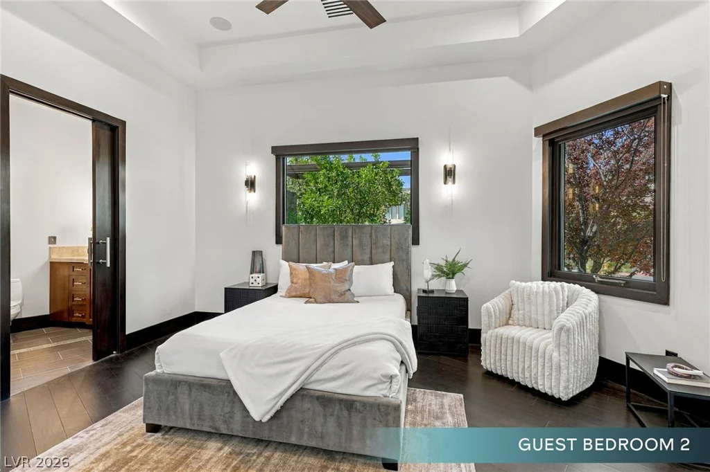 6 Bright Hollow, Las Vegas, NV 89135