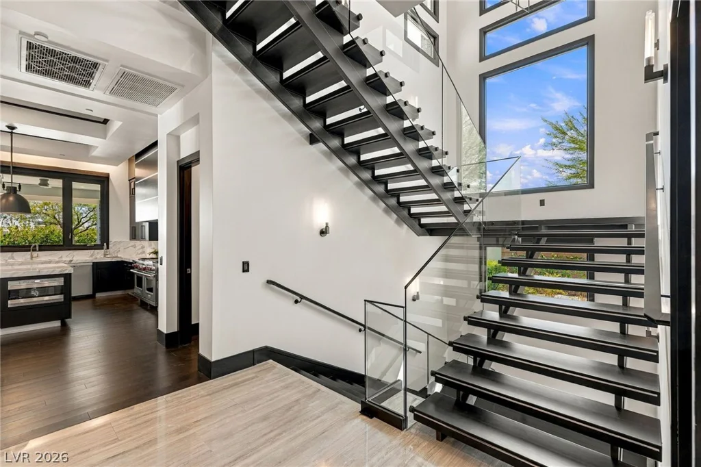 6 Bright Hollow, Las Vegas, NV 89135