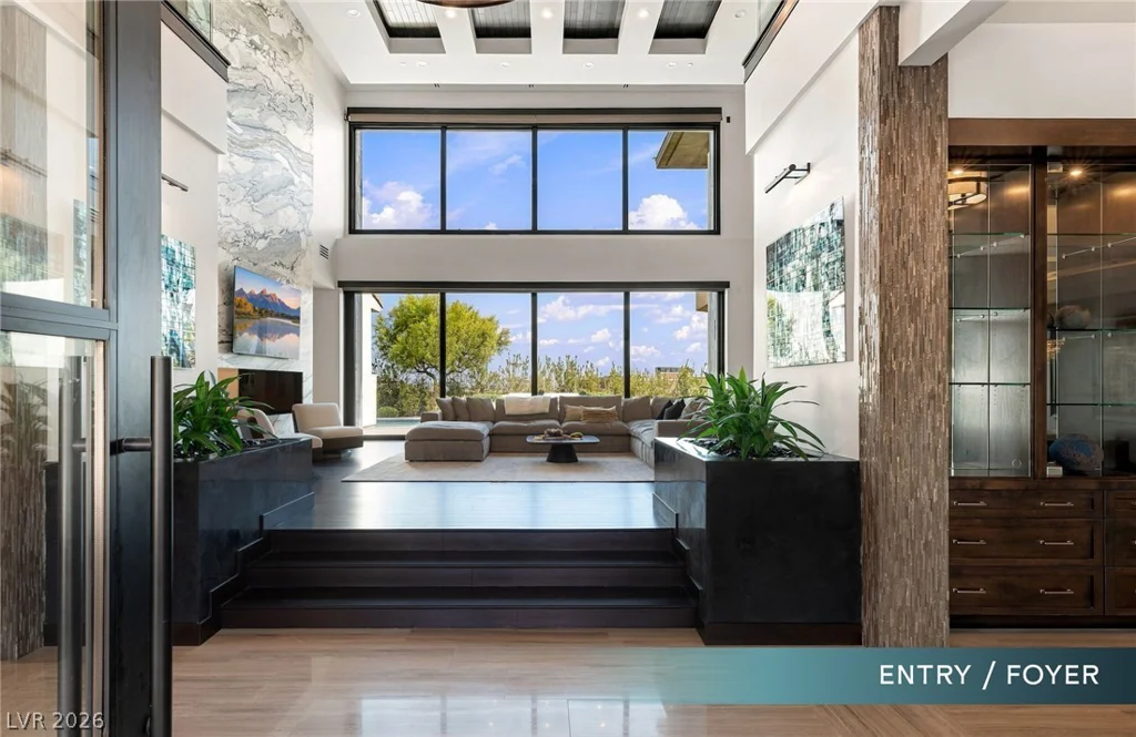 6 Bright Hollow, Las Vegas, NV 89135