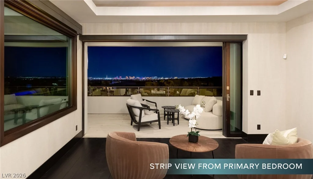 6 Bright Hollow, Las Vegas, NV 89135