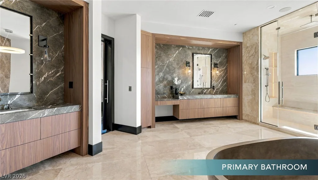 6 Bright Hollow, Las Vegas, NV 89135