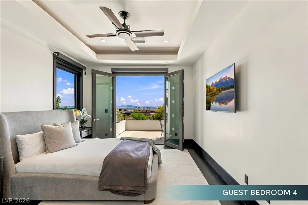6 Bright Hollow, Las Vegas, NV 89135