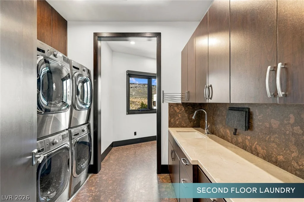 6 Bright Hollow, Las Vegas, NV 89135