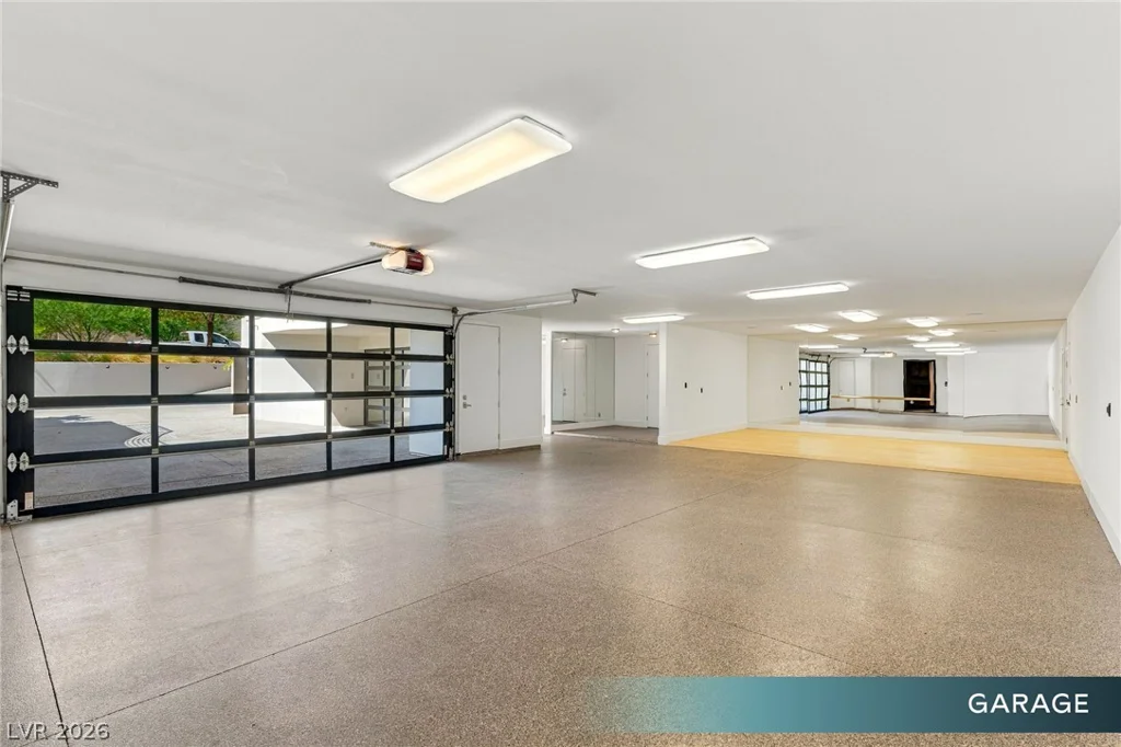 6 Bright Hollow, Las Vegas, NV 89135